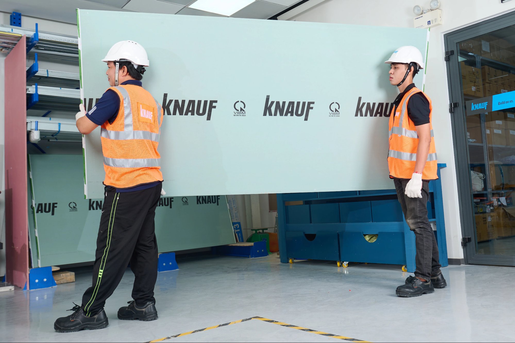 tran thach cao ban cong 02